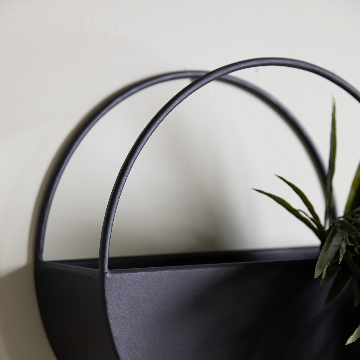 Set of 2 Round Wall Planters black, ÉDITÉ