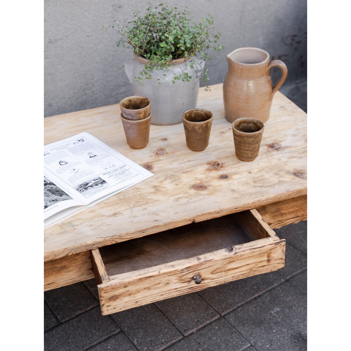 Table basse en bois Léonie N°1148 - Bon état bois clair, DEBONGOUT