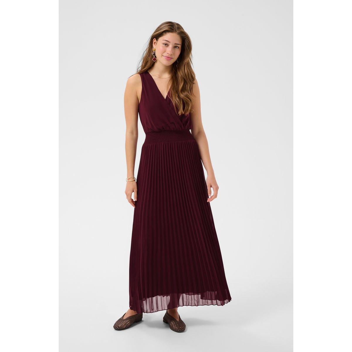 Robe bordeaux, CREAM