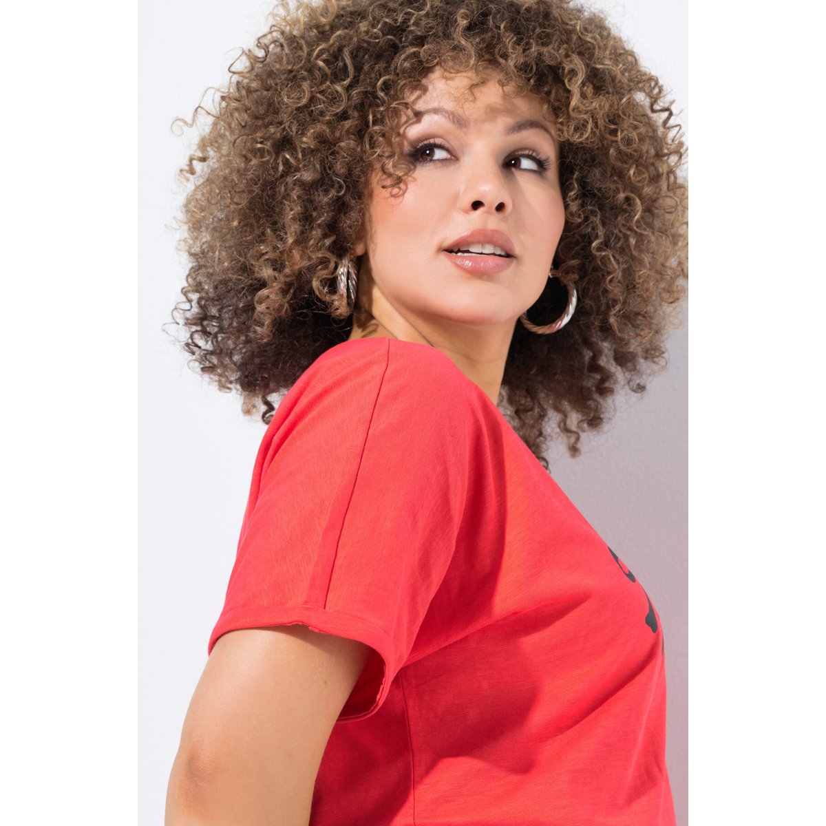 T-shirt oversize. Motif nœuds. Décolleté rouge clair, ULLA POPKEN