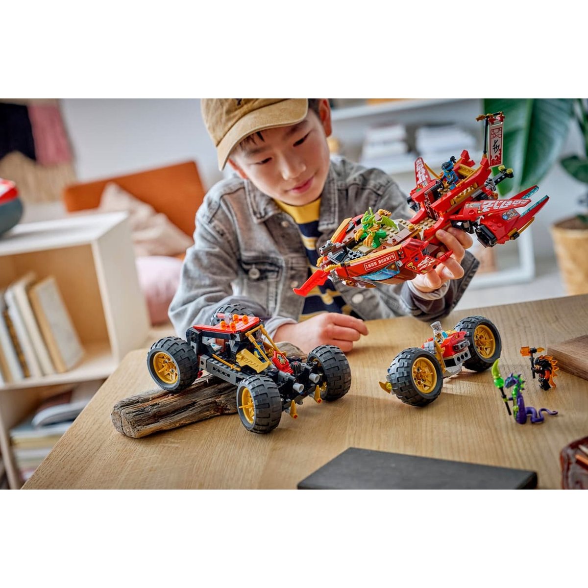 Le Bounty terrestre multicolore, LEGO
