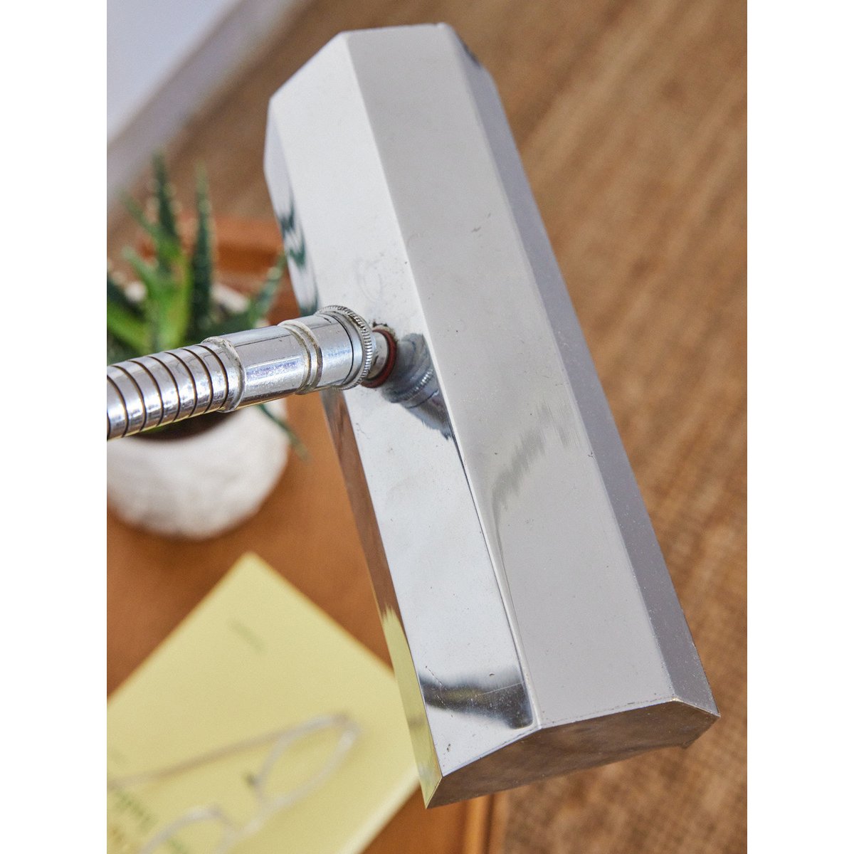 Lampe à poser en chrome Julia N°942 - Bon état gris, DEBONGOUT