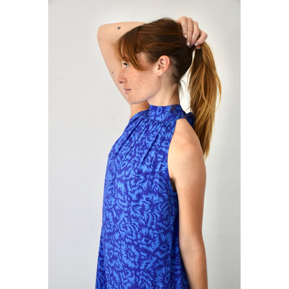 Robe longue fluide col halter SOL bleu marine, MINDTRAVELER