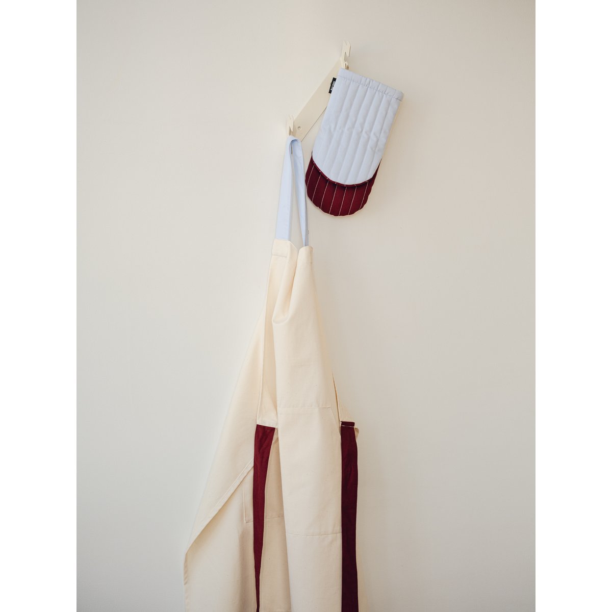Tablier RUBI beige‚ burgundy & blue, NOO.MA