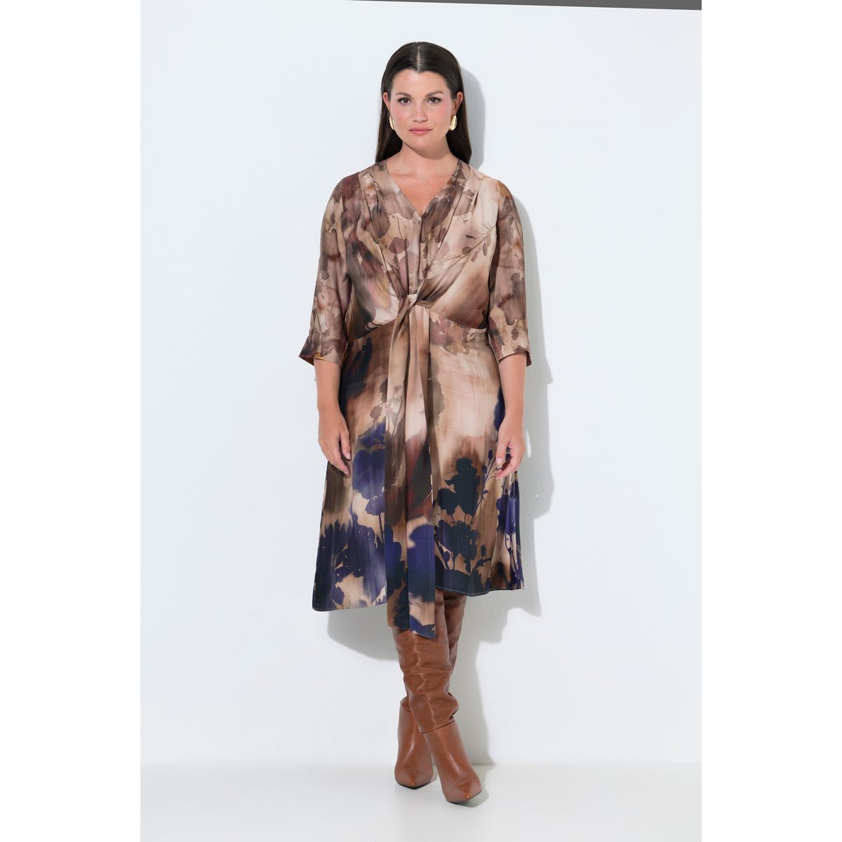 Robe longue en satin, esprit aquarelle marine foncé, ULLA POPKEN