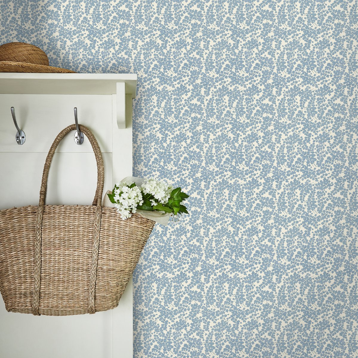 Papier peint feuillage Cariad bleu, LAURA ASHLEY