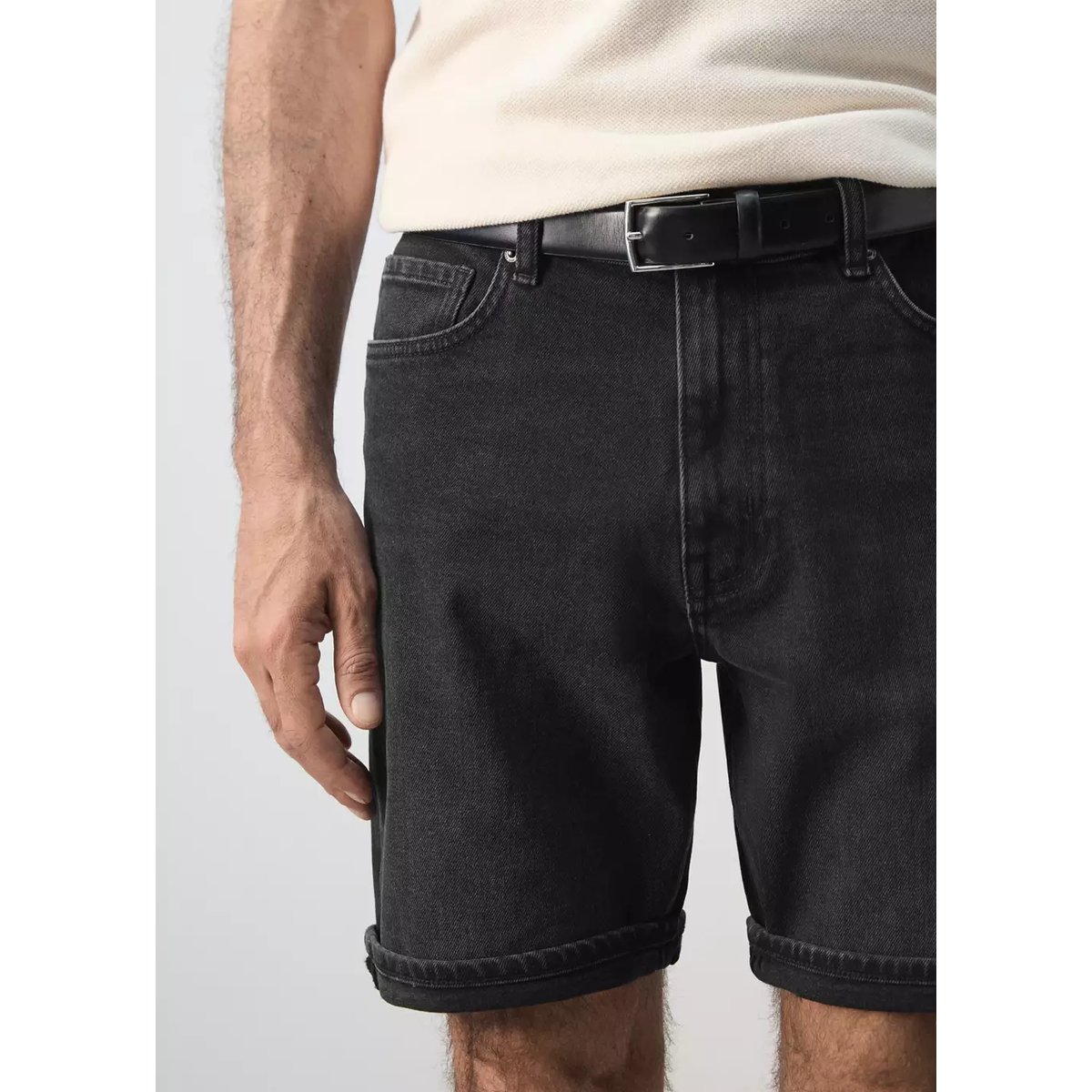 Bermuda slim-fit à revers black denim, MANGO MAN