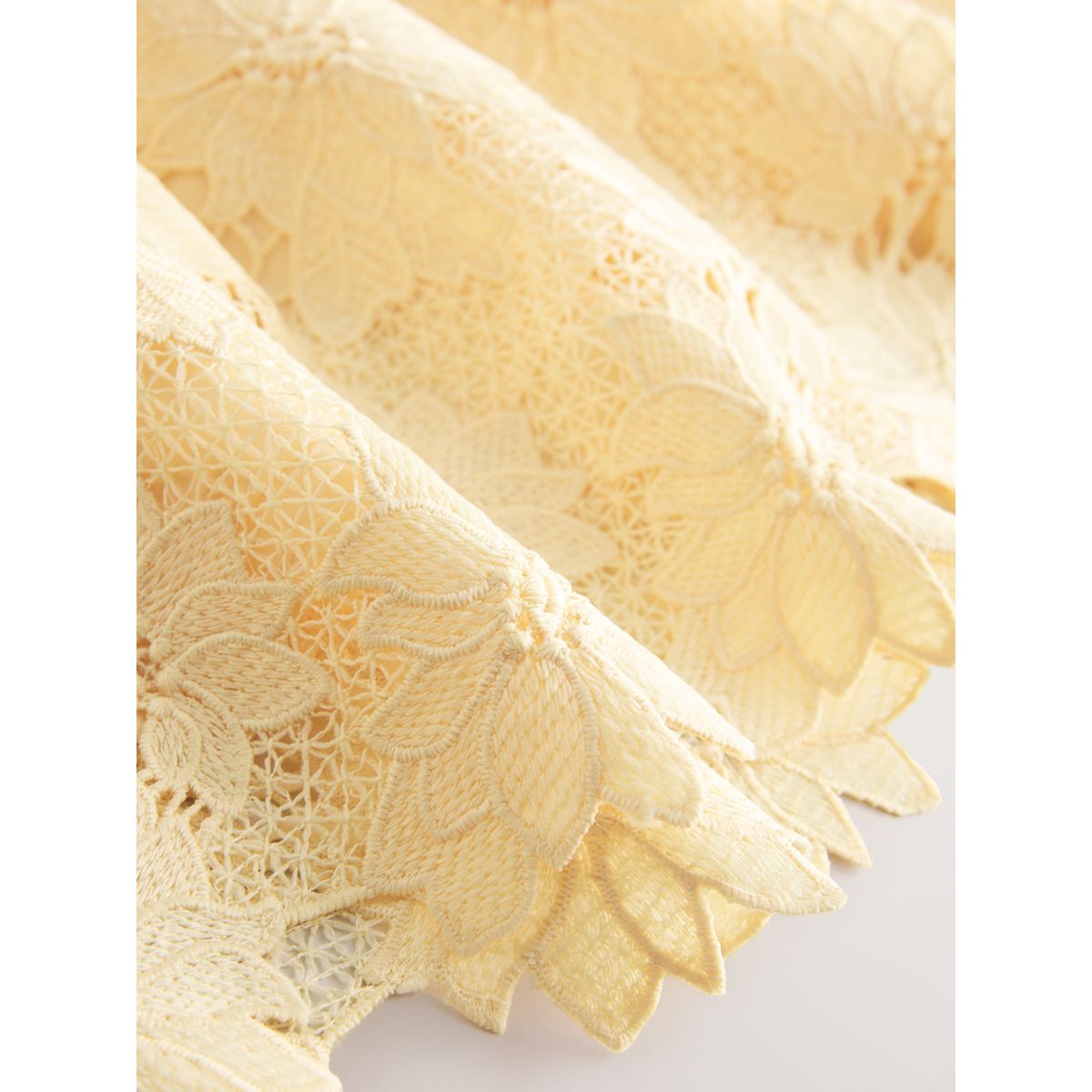 Robe en dentelle pour les grandes occasions jaune, NEXT