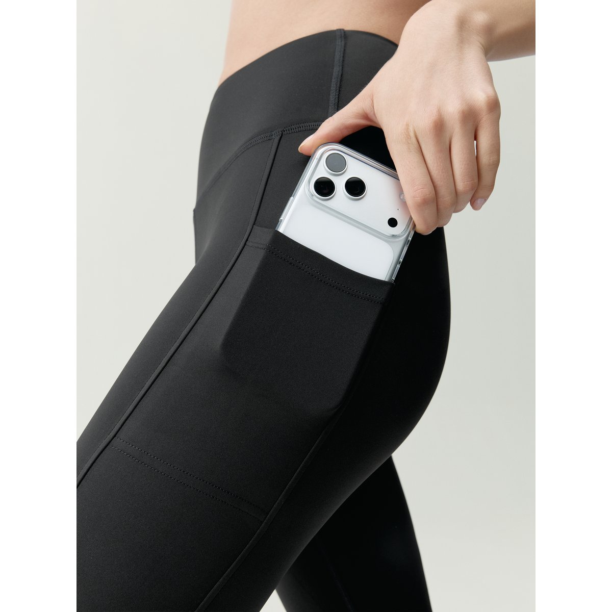 Legging de sport femme Isla Taille extra haute avec poches noir profond, BORN
