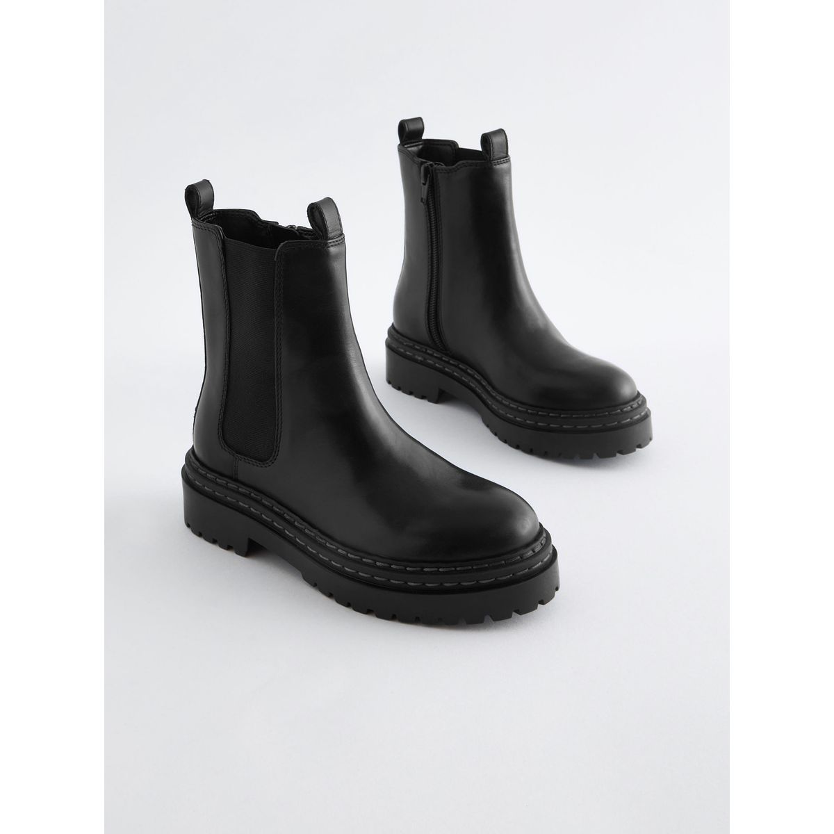 Bottines chelsea en cuir à semelle épaisse noir, NEXT