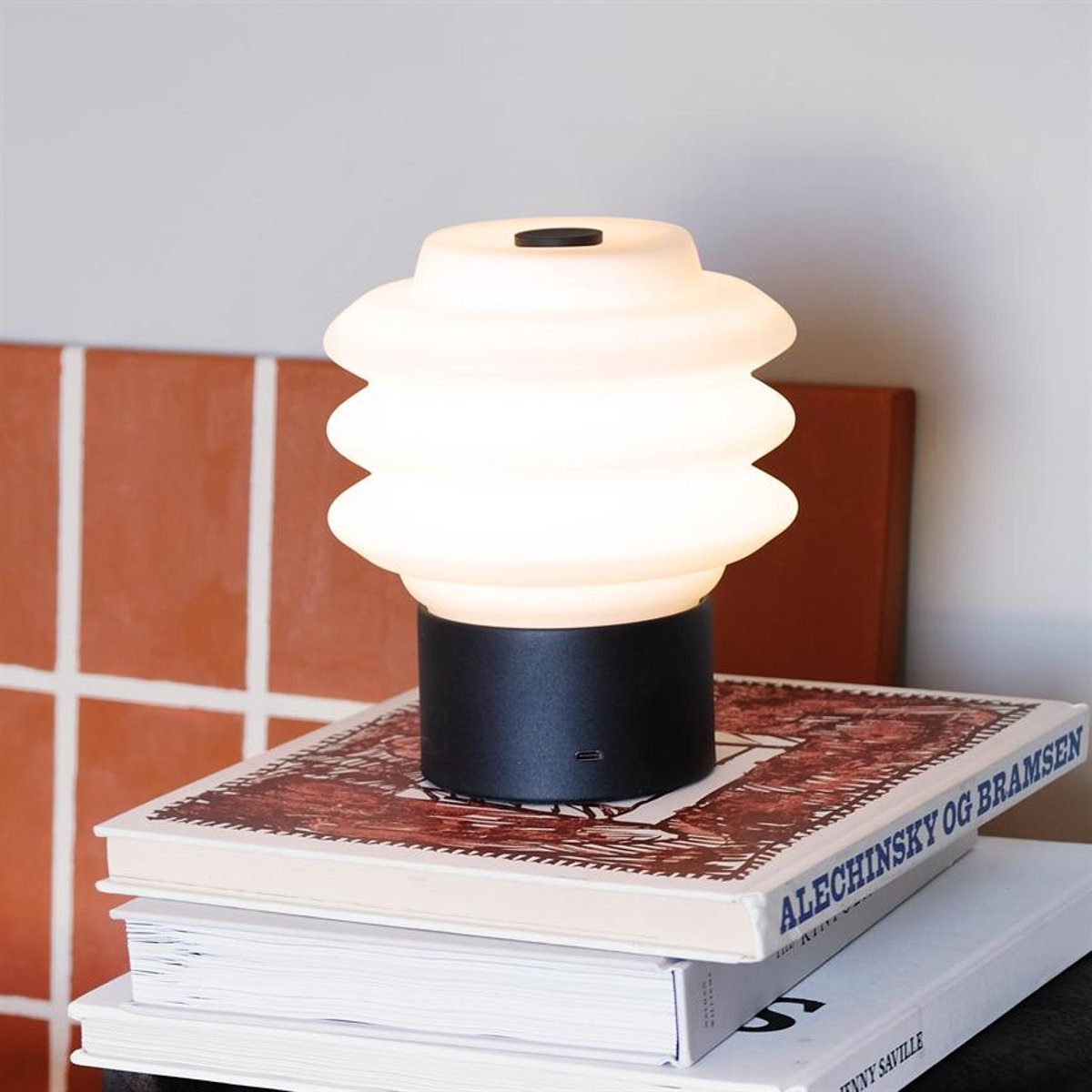 Lampe à poser LED verre opale DIVA noir, DYBERG LARSEN