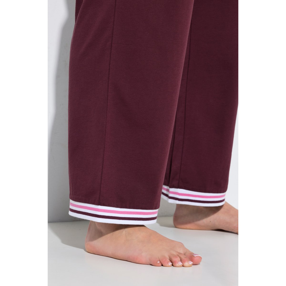 Pyjama à col V et manches 3/4 rouge vin foncé, ULLA POPKEN