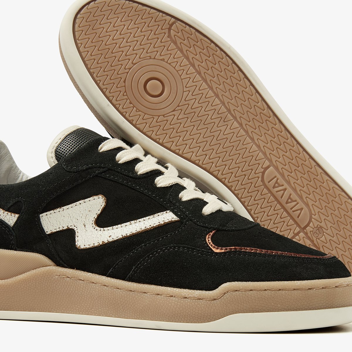 Baskets en daim SAM LEVI noir, VIA VAI