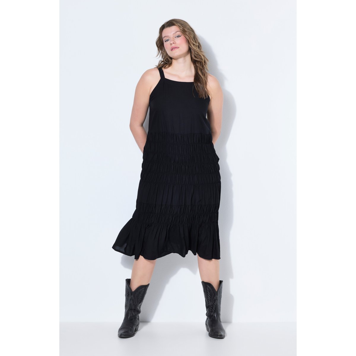Robe midi évasée sans manches noir, STUDIO UNTOLD