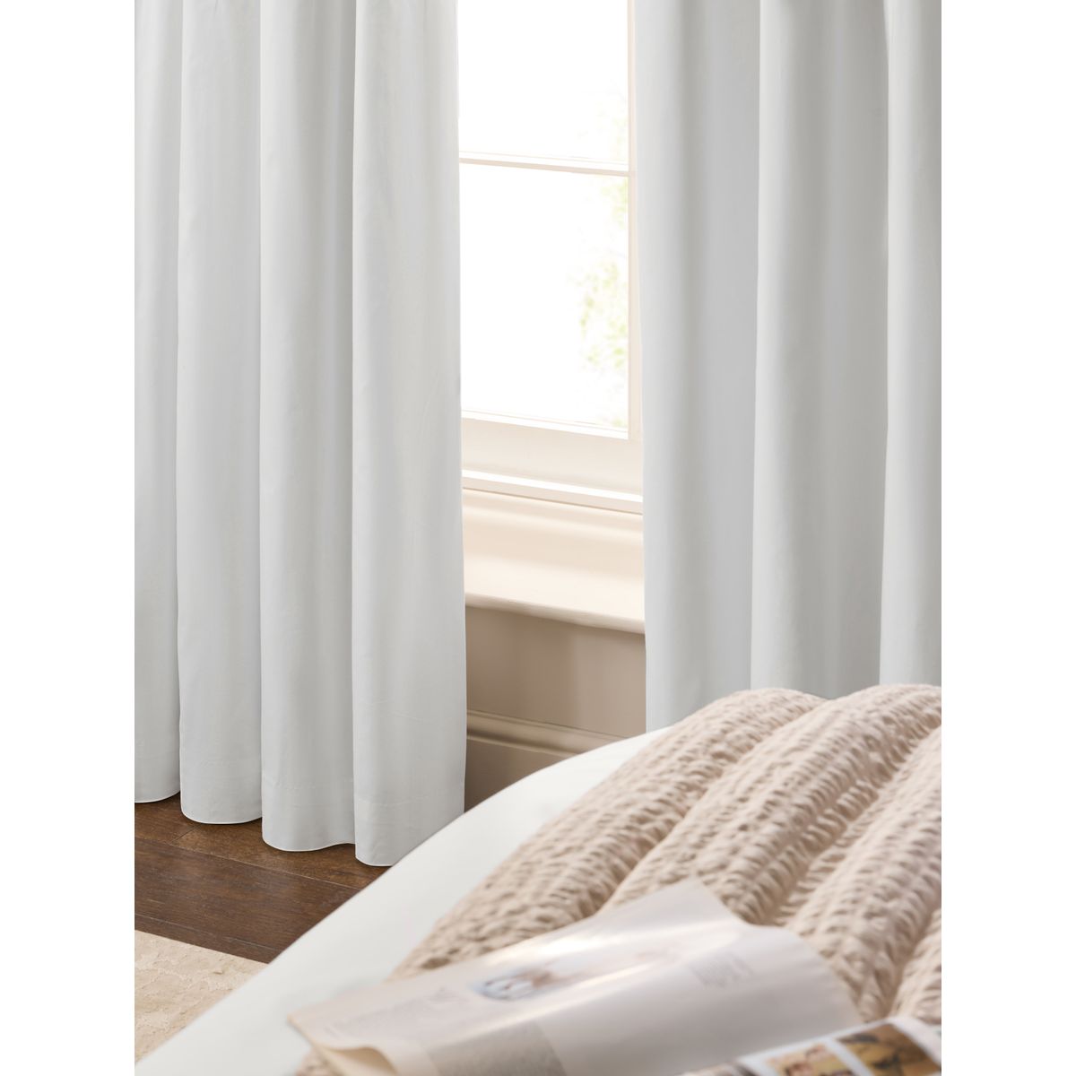 Rideaux occultants/isolants en satin premium blanc, NEXT