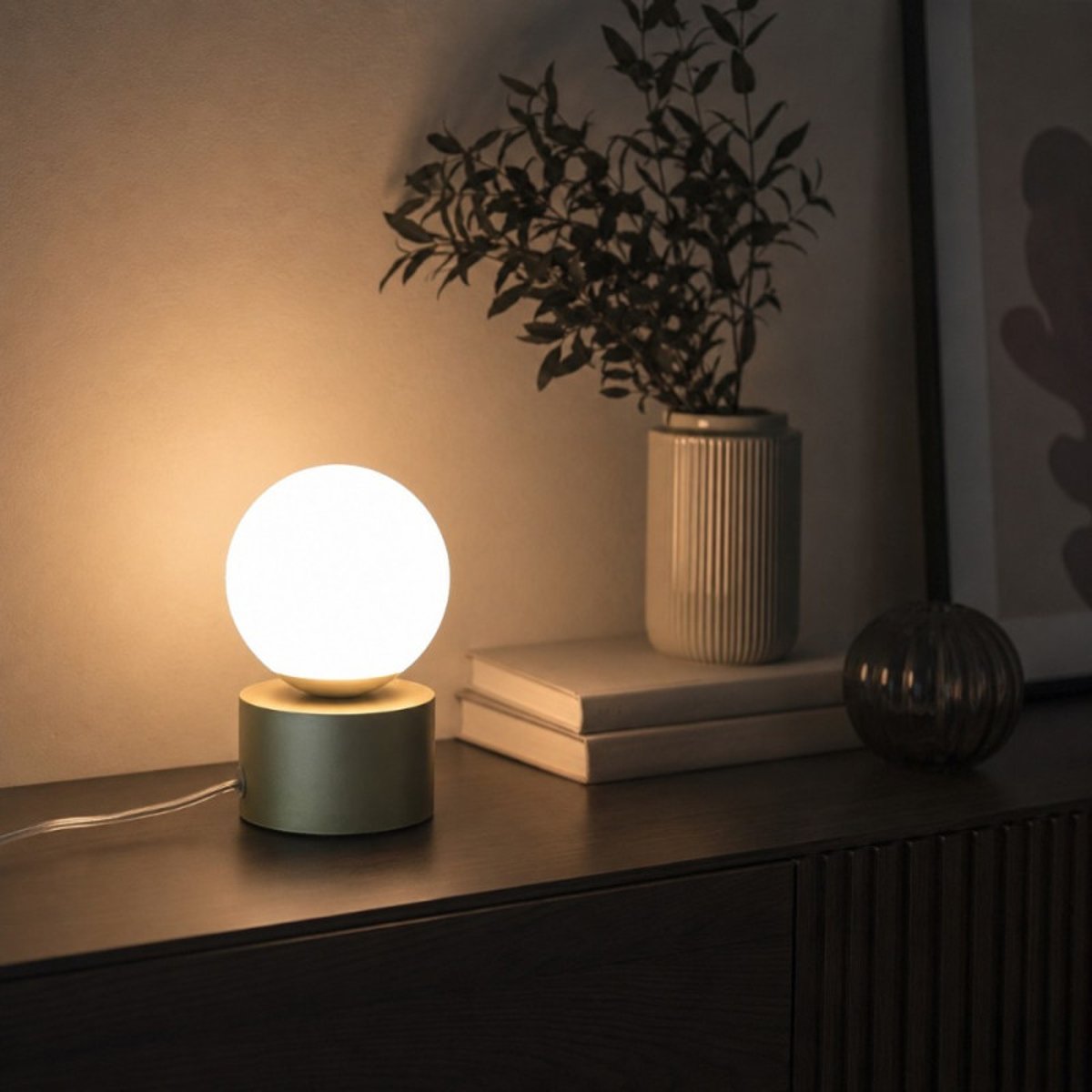 Lampe De Chevet Perle En Verre Blanc Depoli Et Laiton Satiné laiton, MILLUMINE