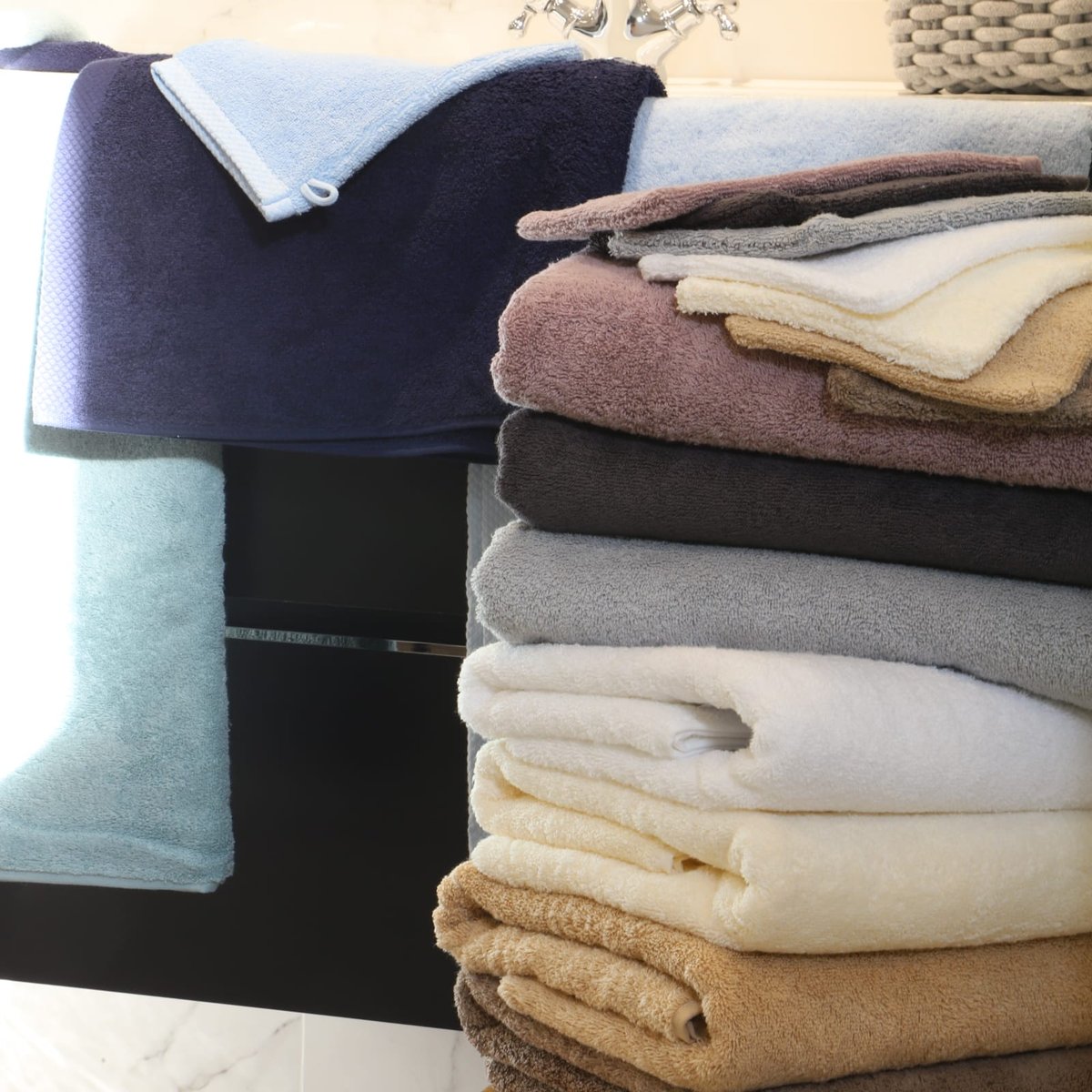 Serviette de toilette coton éponge ESSENTIELLE bleu lagon, LINANDELLE