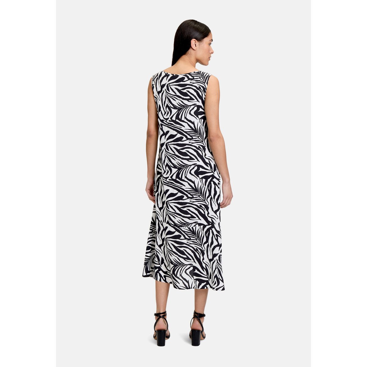 Robe à volants large encolure noir/blanc, BETTY BARCLAY