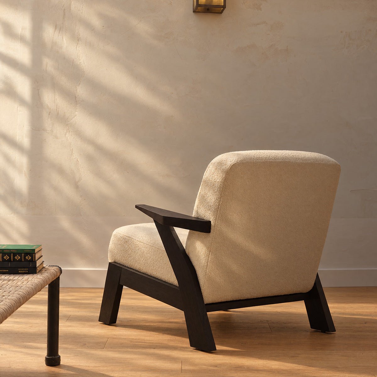 Fauteuil en mindi massif et tissu bouclette ZOLA crème, BERAH GETAH