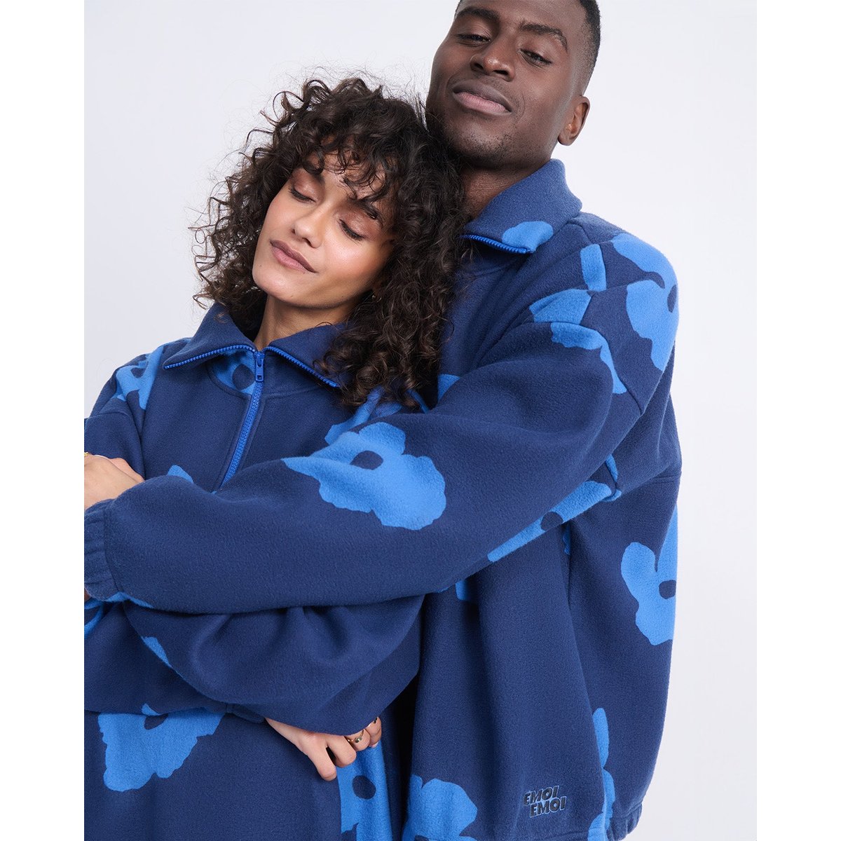 Sweat en polaire recyclée imprimé fleuri bleu, EMOI EMOI