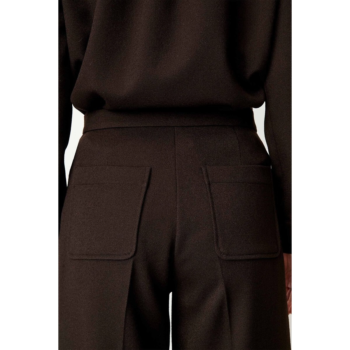 Pantaloni larghi a vita alta 7/8, ALBERWOOL ebano, SESSUN