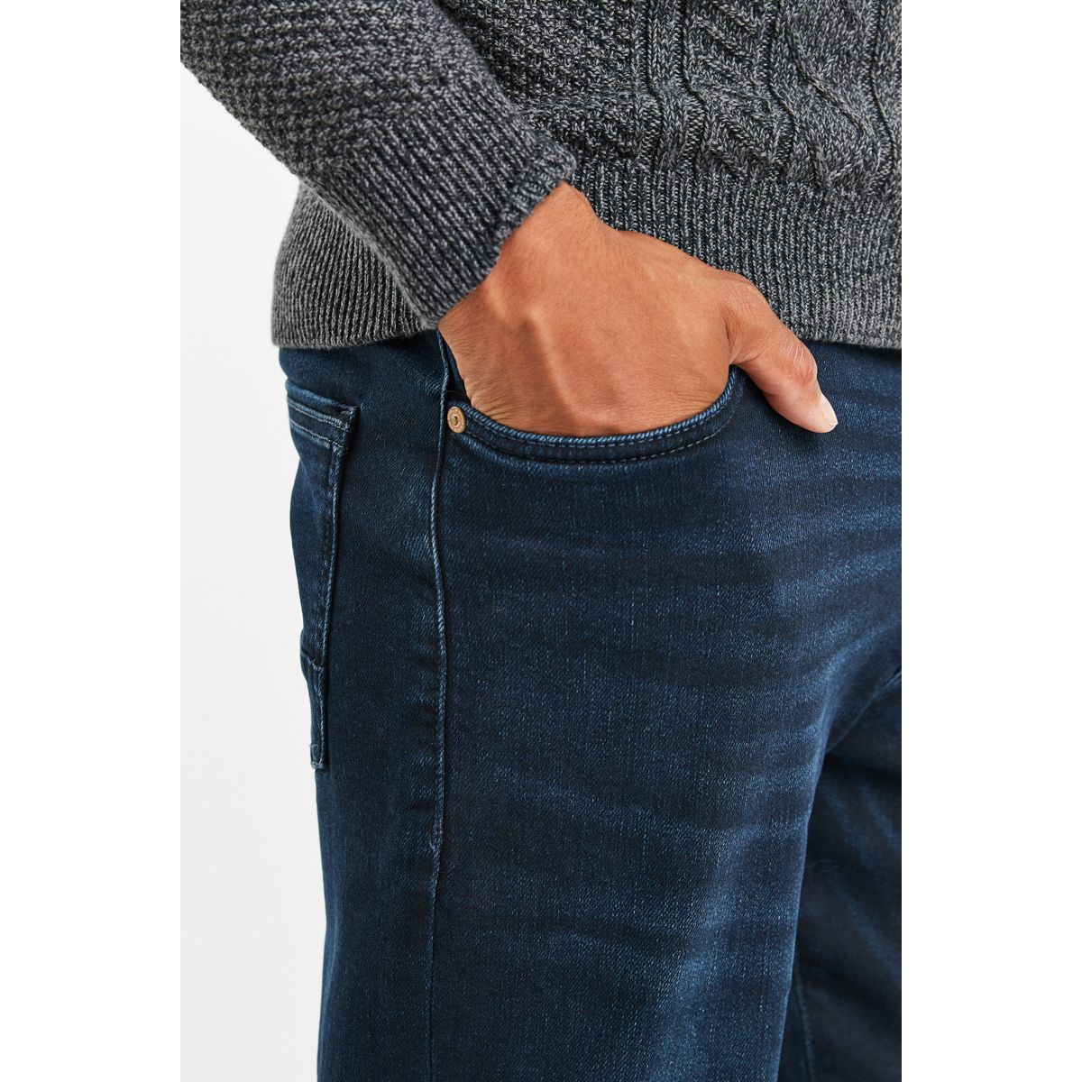 Jean coupe droite avec ceinture bleu encre, NEXT
