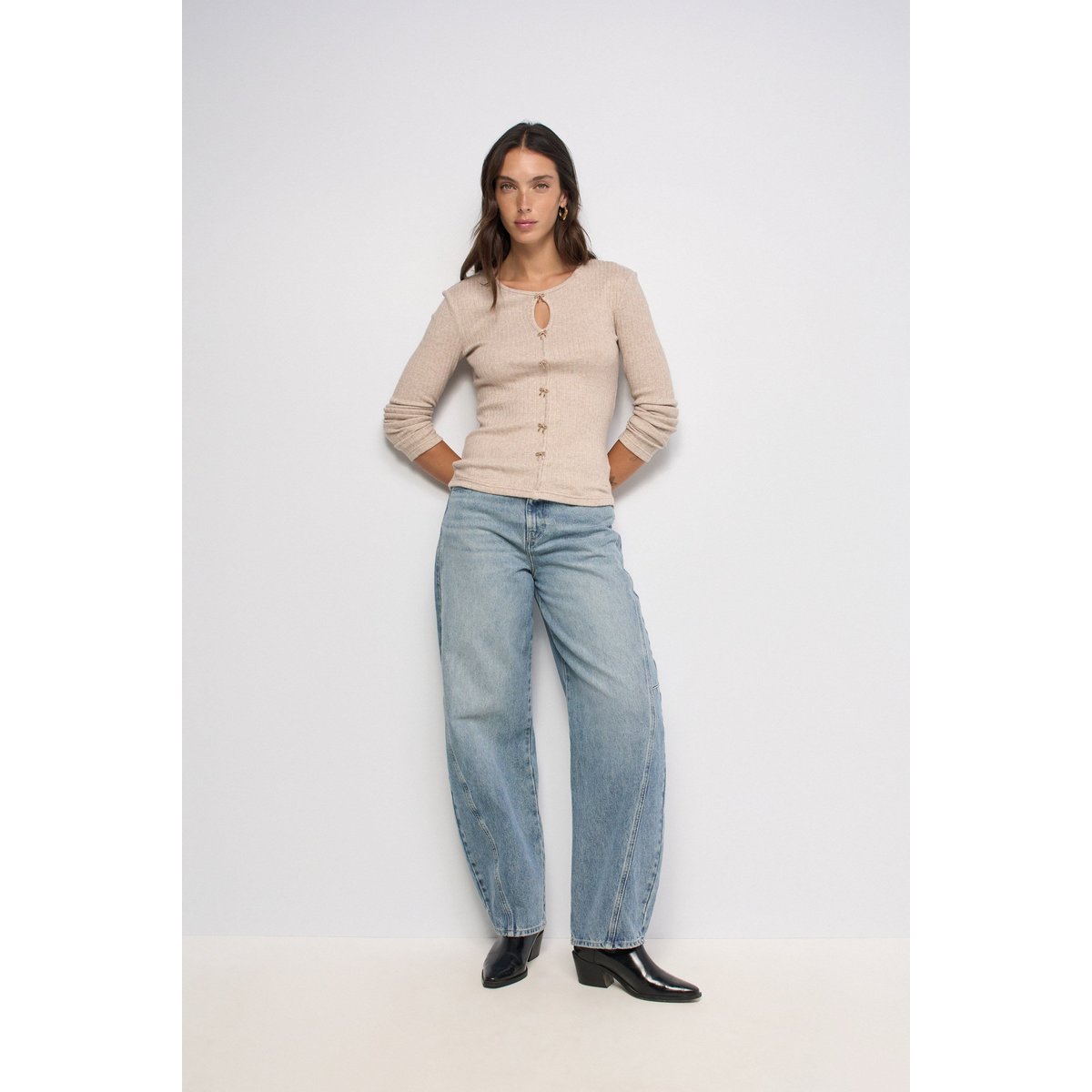 PULL EN MAILLE CÔTELÉE AVEC NOEUDS marron, SALSA JEANS