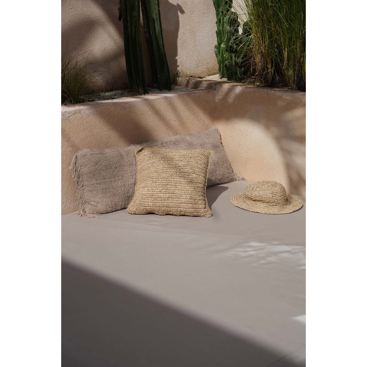 Housse de coussin en raphia FLORES beige, BAZAR BIZAR