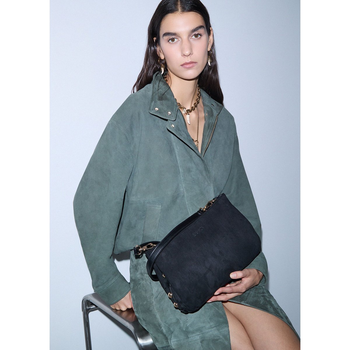 Sac bandoulière moyen en microfibre noir, LIU JO