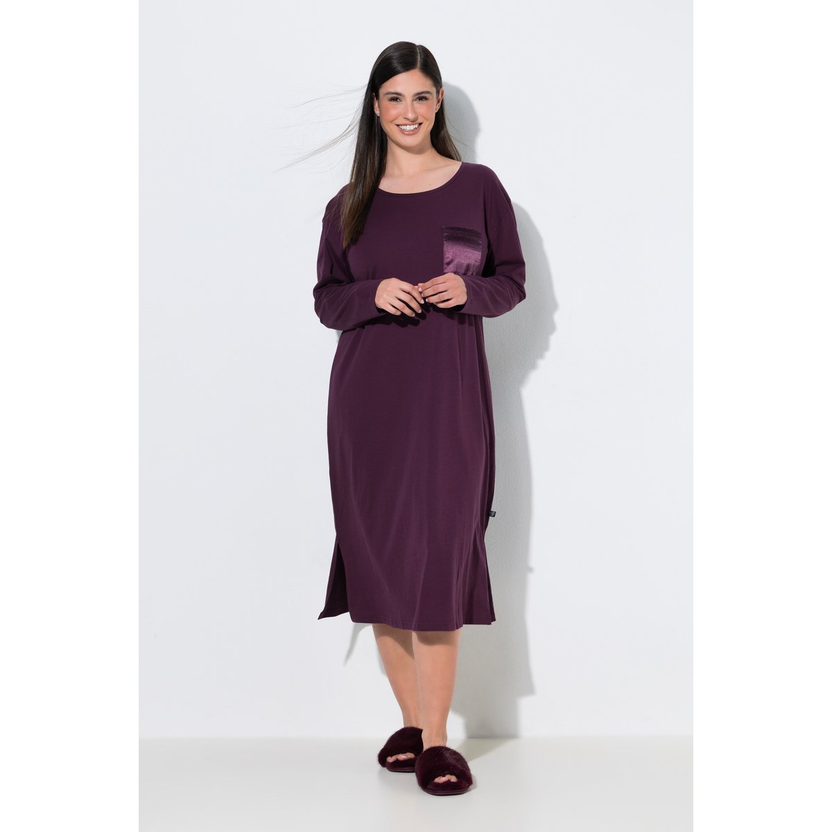 Chemise de nuit à col rond et manches prune foncé, ULLA POPKEN