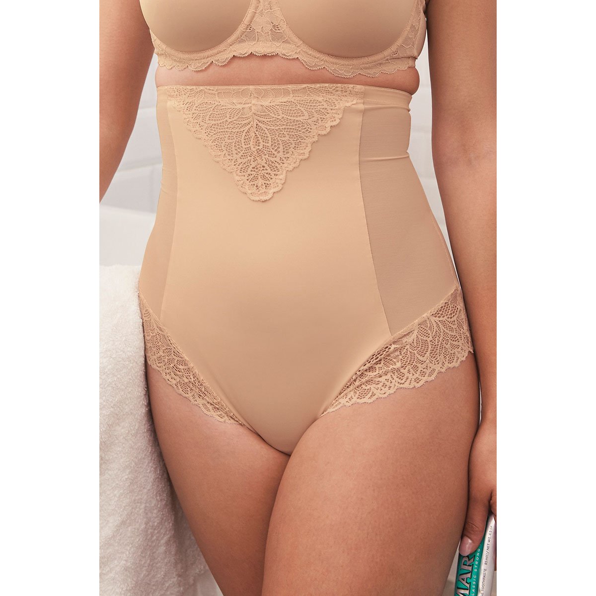 Culotte À Taille Haute Maintien Ferme nu, NEXT