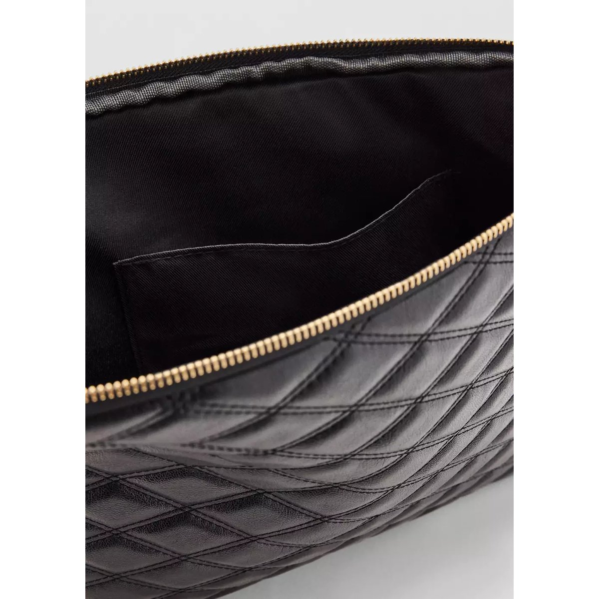 Housse matelassée simili-cuir noir, MANGO