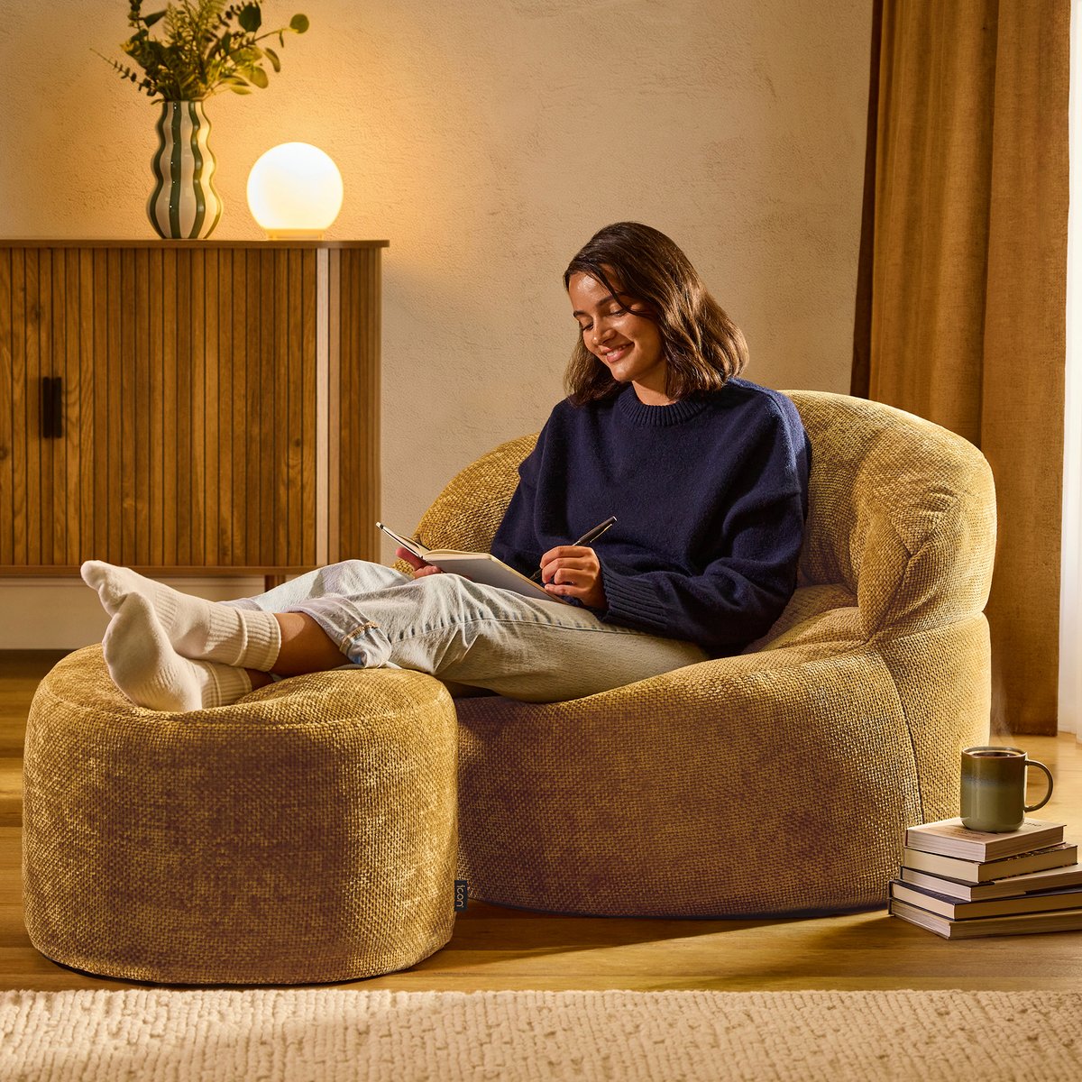 Pouf fauteuil d’appoint décoratif et son repose-pied rond en tissu chenille Oeko-Tex® - ORB moutarde, ICON