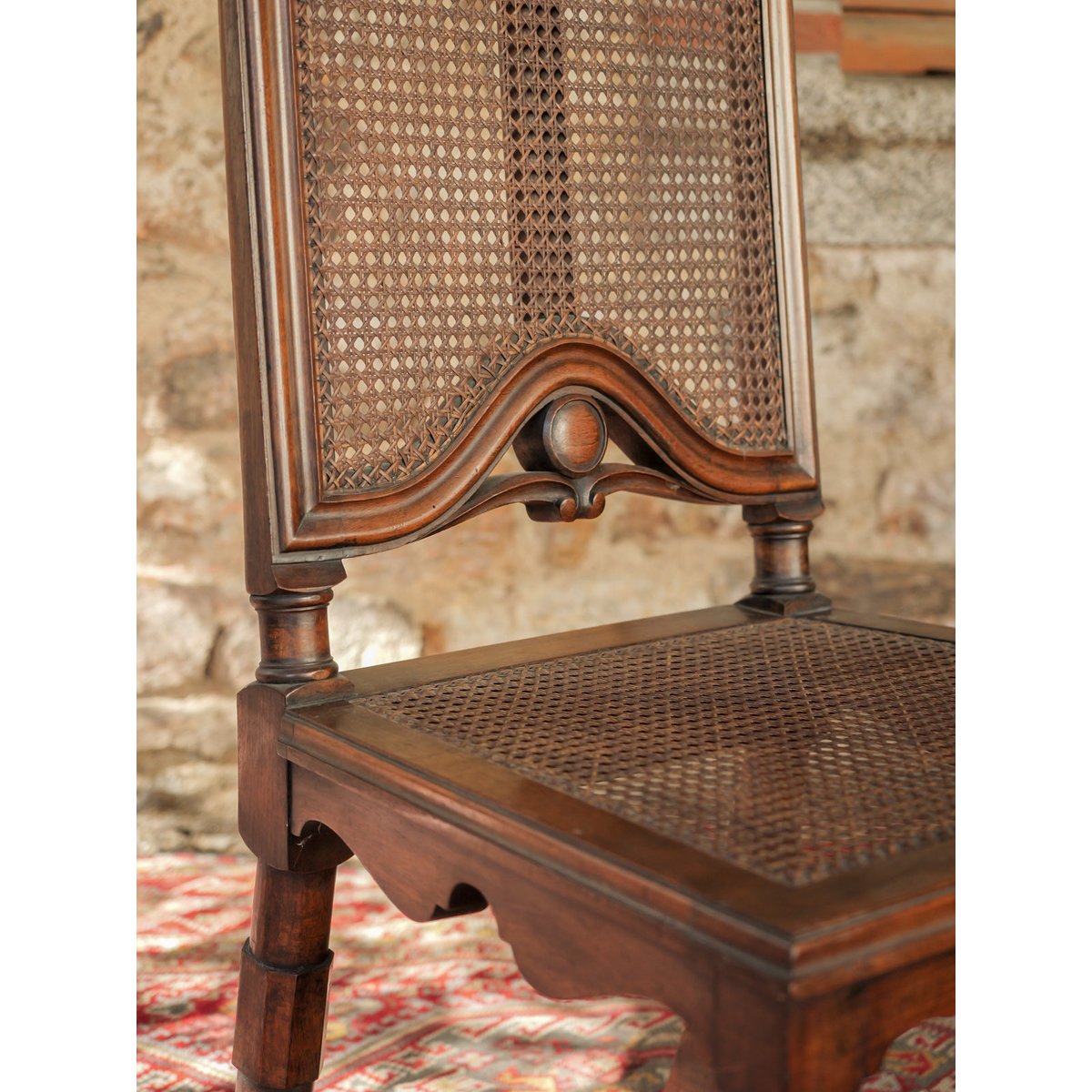 Grande chaise de style italienne Claude N°1648 - Bon état bois foncé, DEBONGOUT