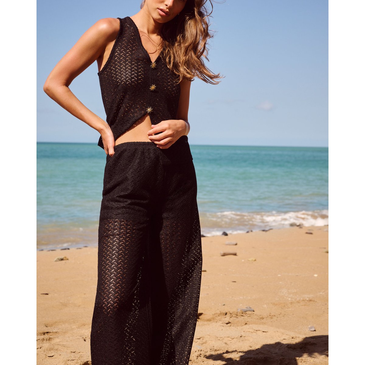 Top débardeur crochet décolleté V avec boutons dorés en forme de soleil RIVIERIZ noir, UNDIZ