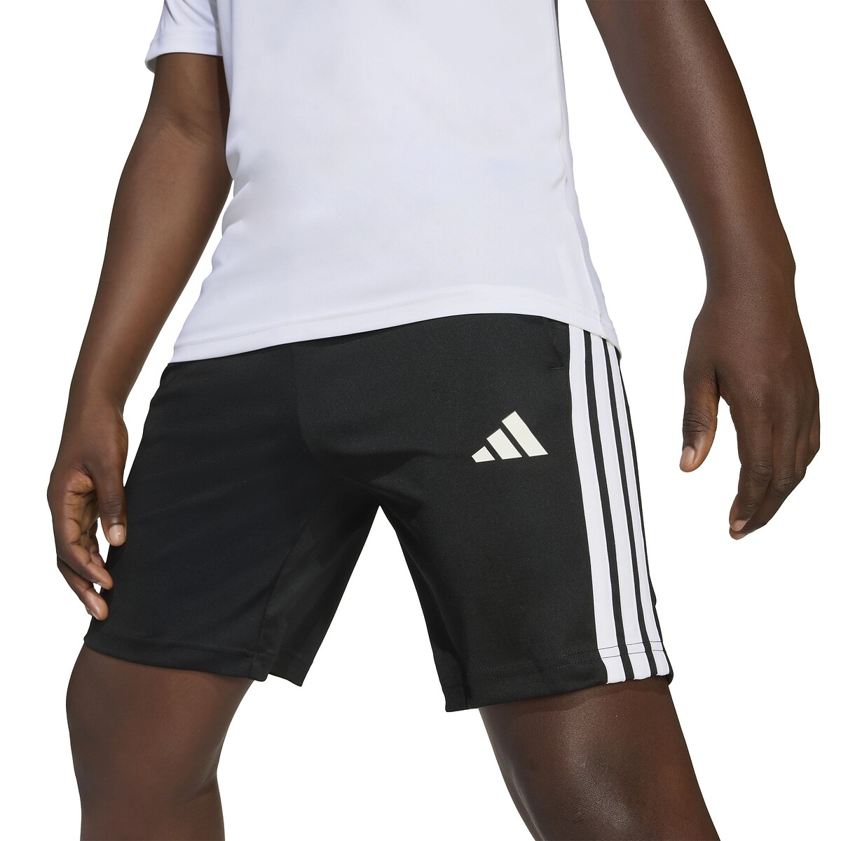 Ensemble T-shirt et short, TRAIN ESSENTIALS blanc, adidas Performance