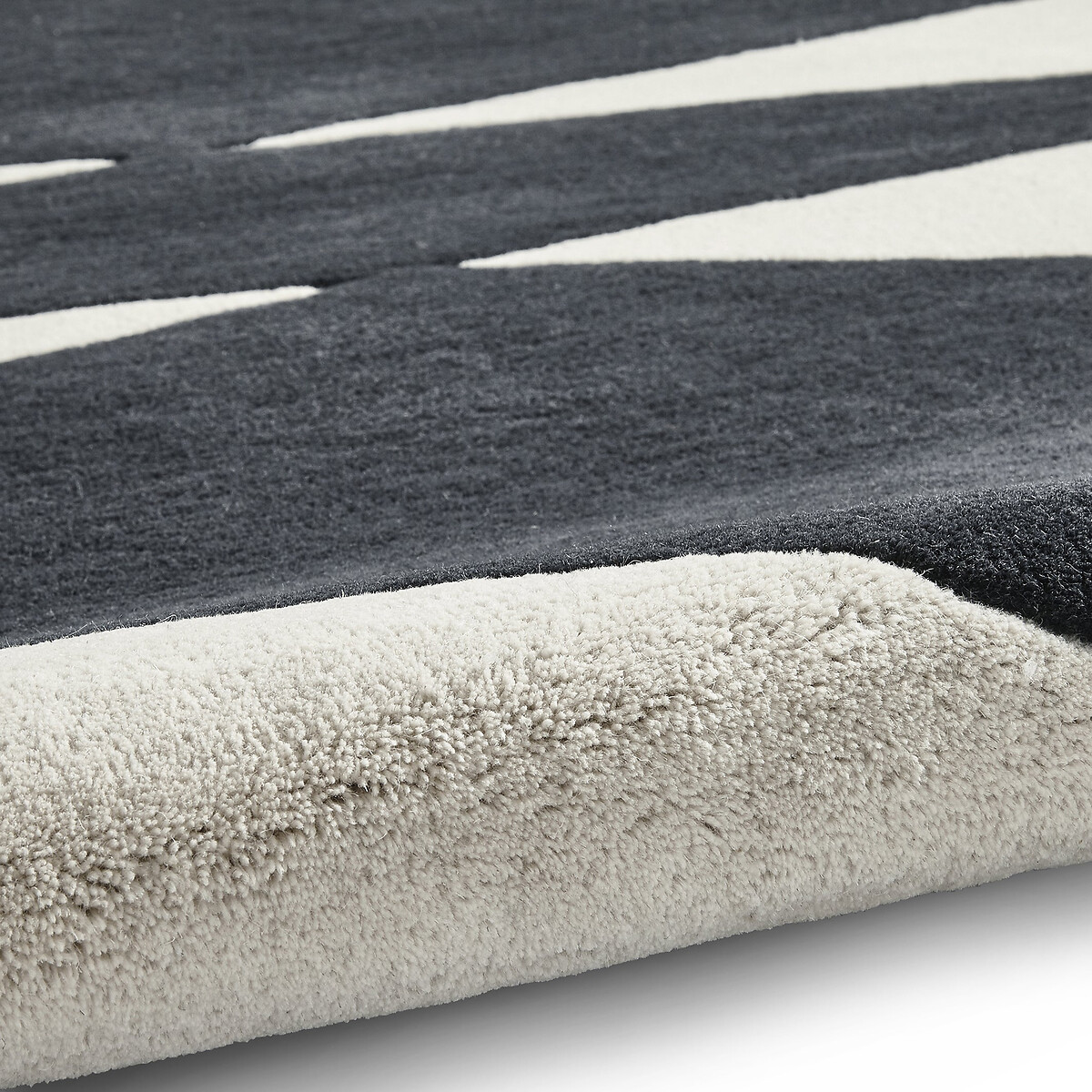 Inaluxe Crystal Palace Monochrome Abstract Patterned Rug in 100% Wool multi-coloured, SO'HOME