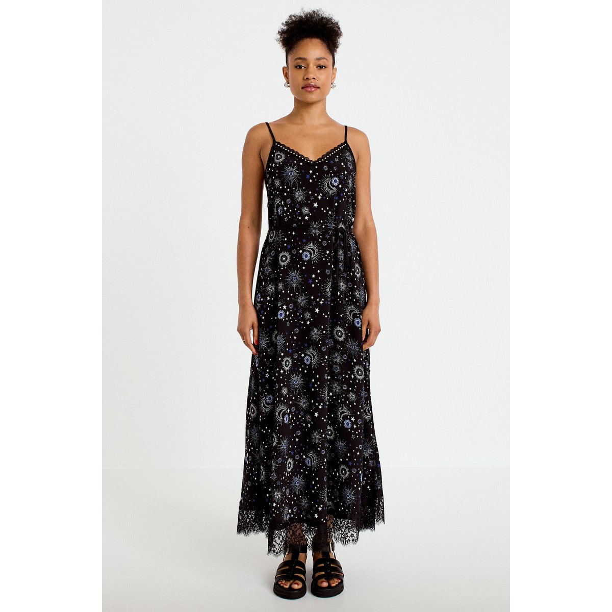 Robe longue évasée col v dentelle noir, CACHE CACHE