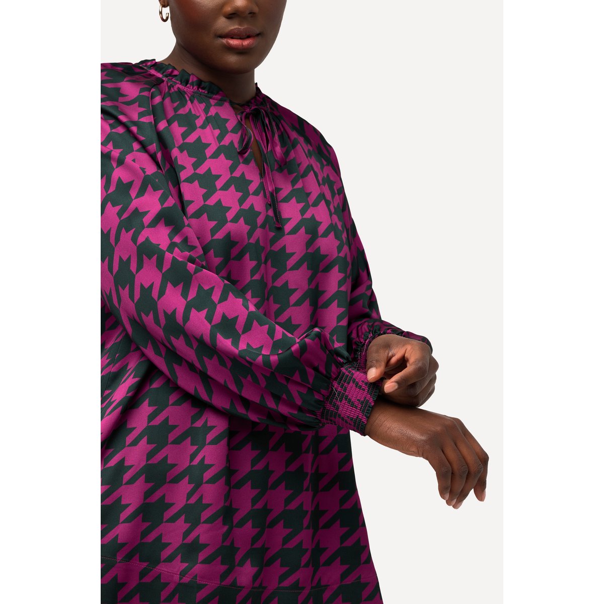 Blouse boxy en satin à col rond et manches vert nuit, ULLA POPKEN