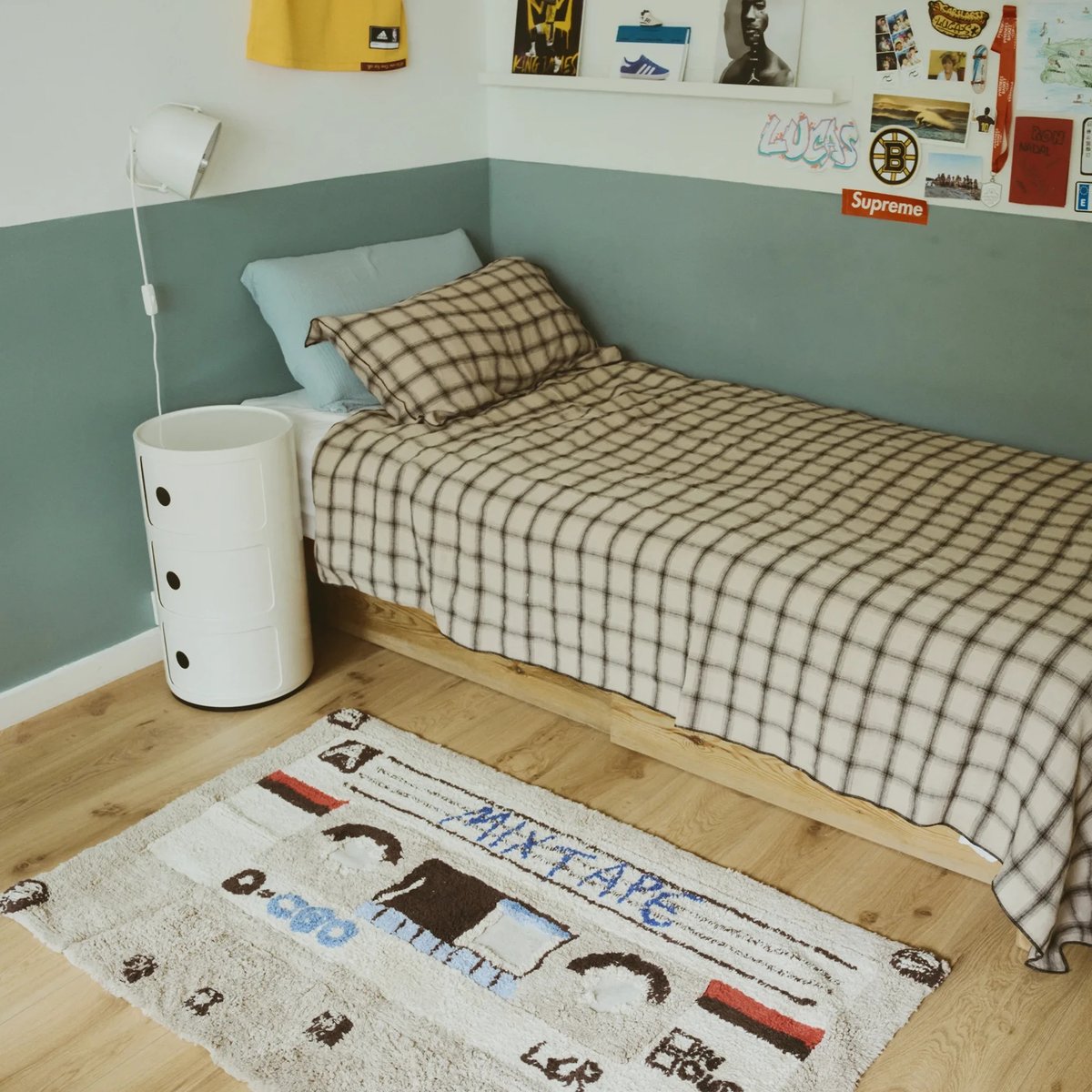 Tapis lavable Cassette MUSIC STUDIO naturel, gris clair, grain de café, rouge coquelicot, LORENA CANALS