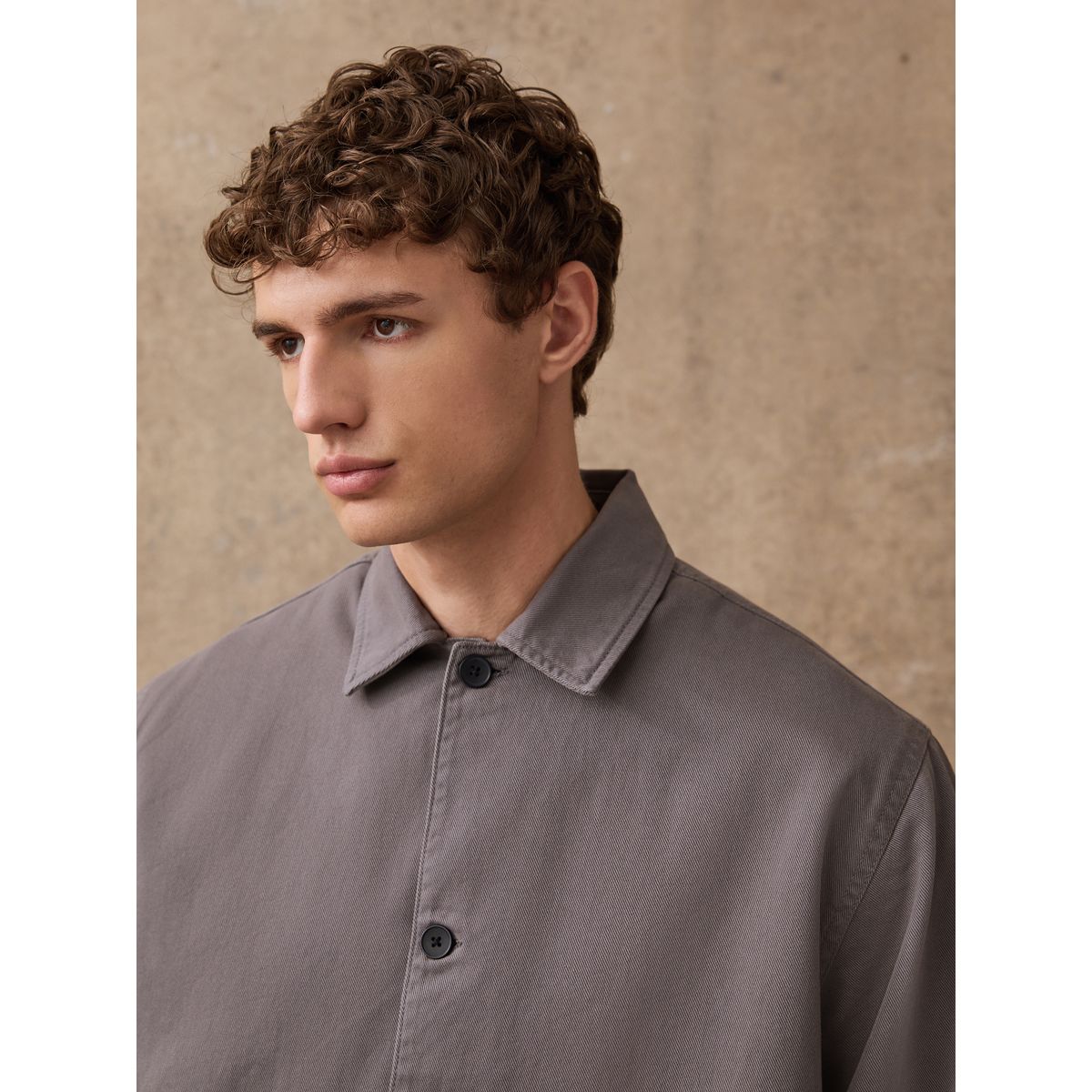 Surchemise coupe boxy en twill gris anthracite, NEXT