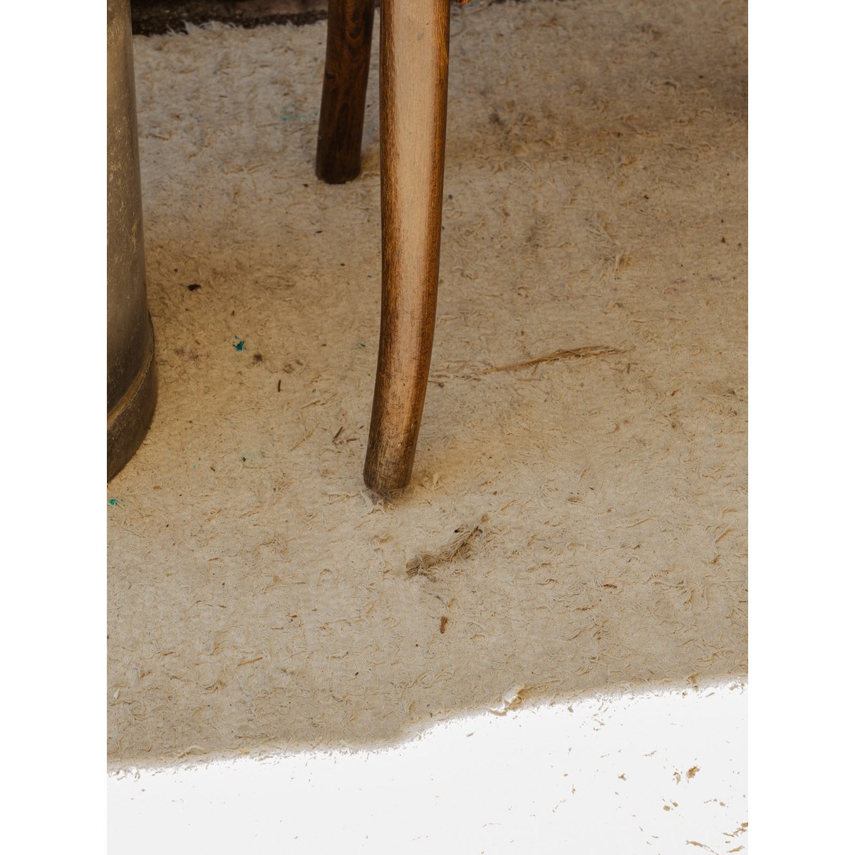 Lot de 4 chaises en bois Claude N°1408 - Bon état bois foncé, DEBONGOUT