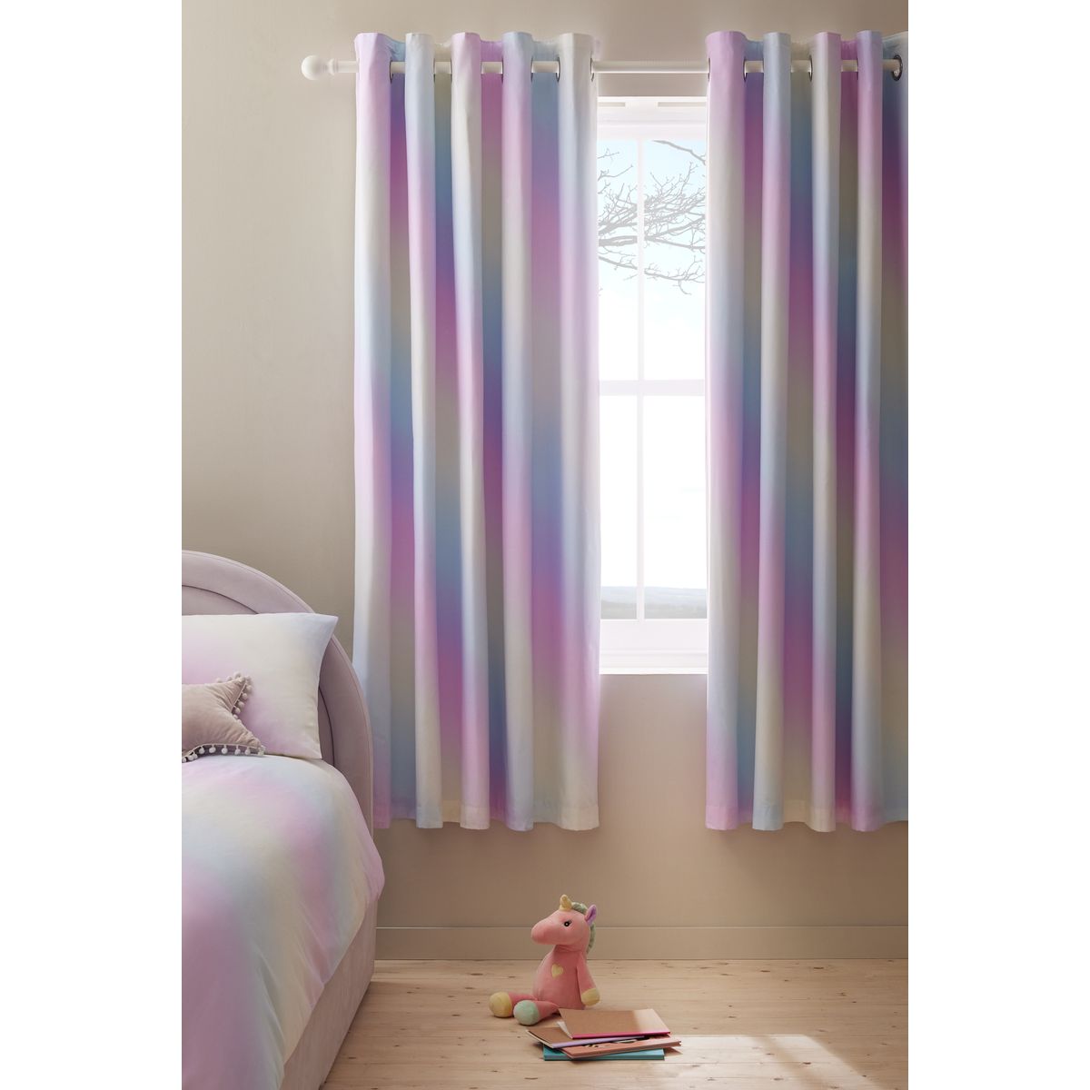 Rideaux à œillets opaques motif arc-en-ciel multi-couleurs, NEXT