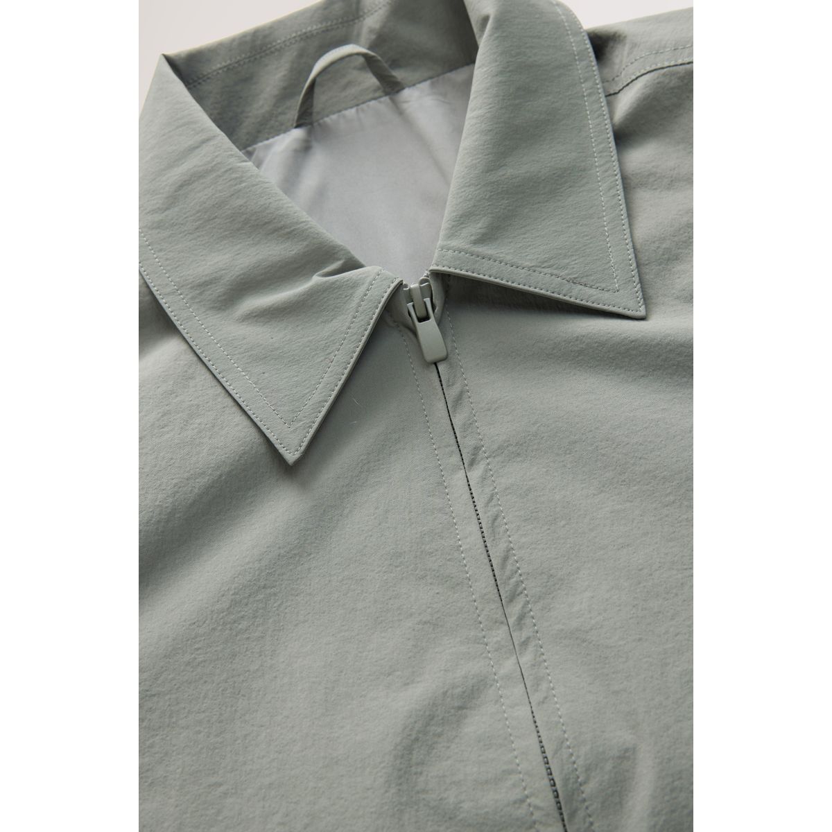 Veste-chemise en tissu technique stretch vert sauge, NEXT