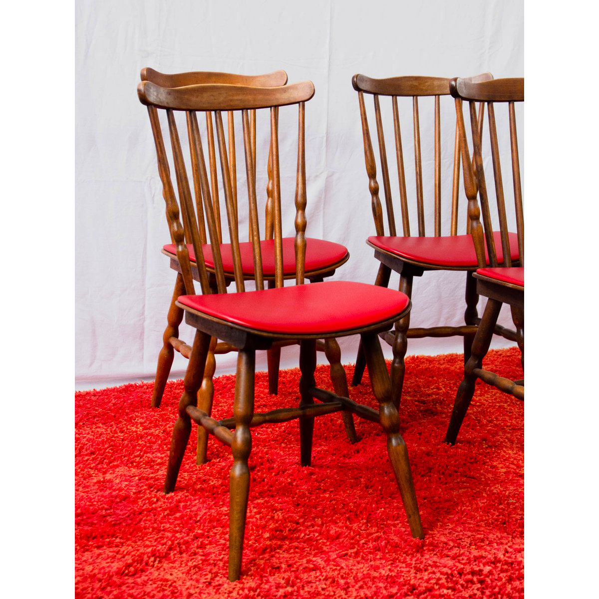 Lot de 4 chaises en bois et skaï Claude N°1737 - Bon état bois foncé, DEBONGOUT
