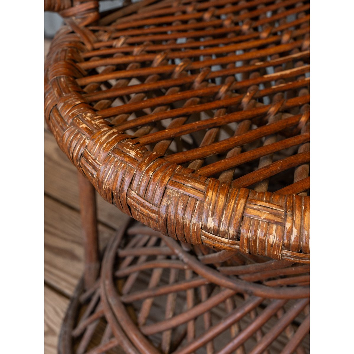Grand fauteuil en osier Ernest N°1097 - Bon état bois foncé, DEBONGOUT