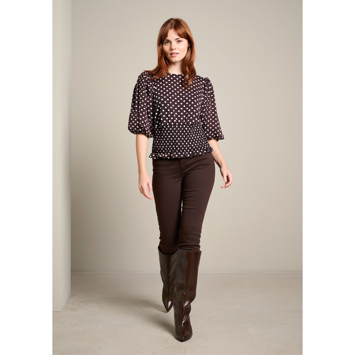 Top à pois taille smockée brun fonce chocolate, LOLALIZA