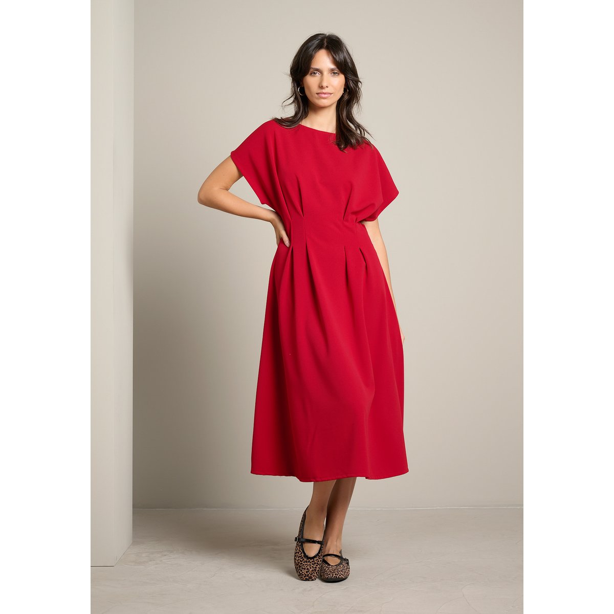 Robe midi à taille plissée rouge, LOLALIZA