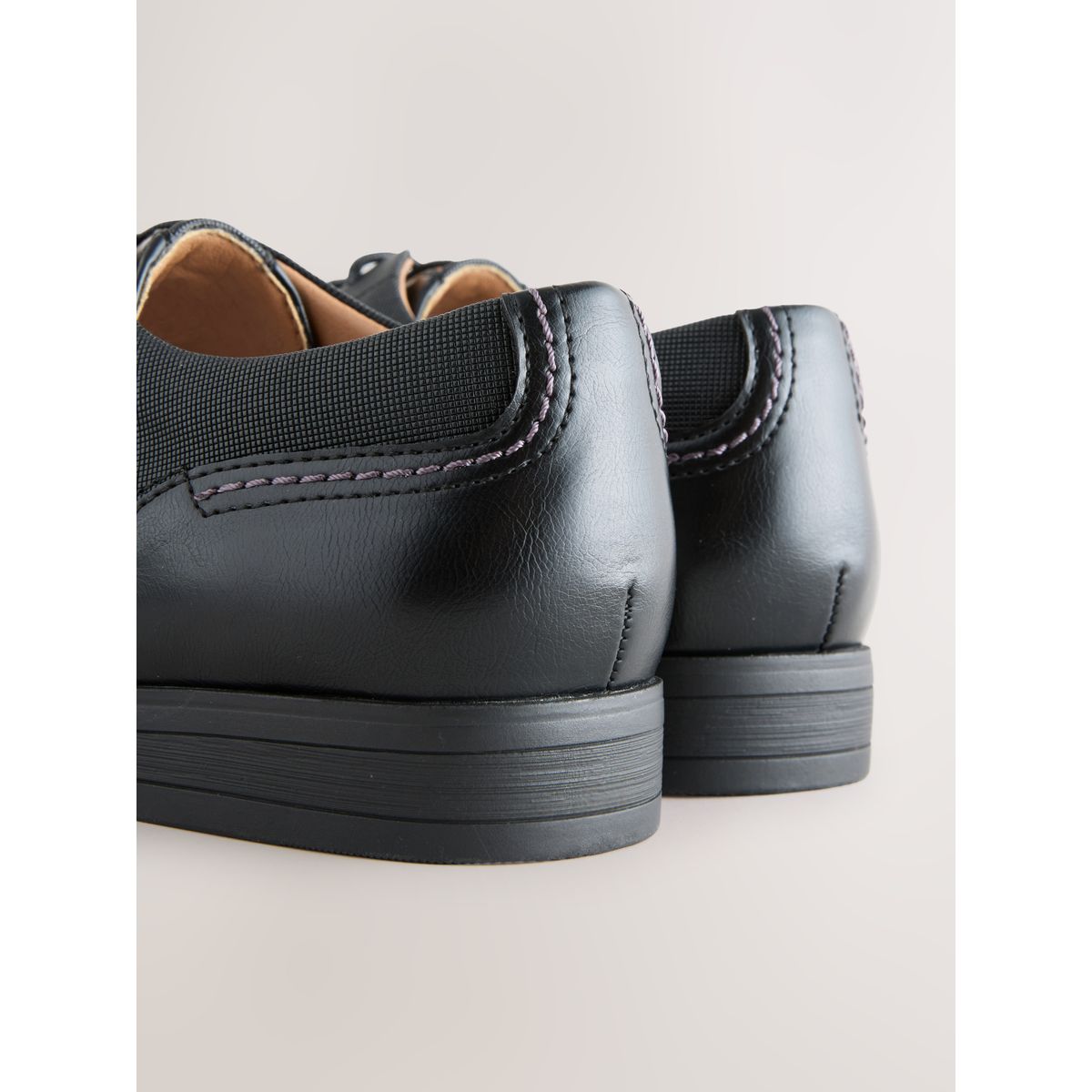 Derbys noir, NEXT