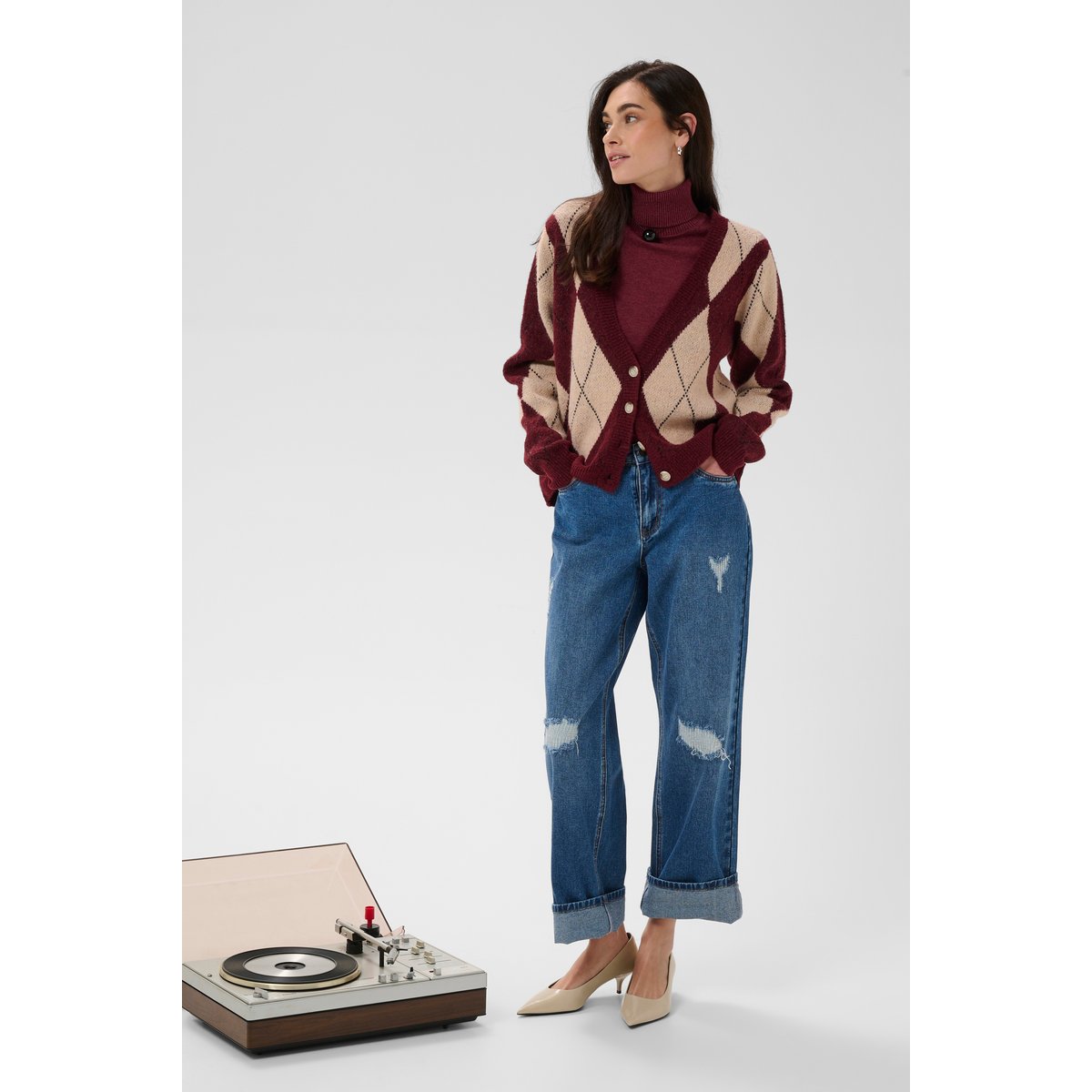 Cardigan à tricot rouge burgundy argyle, CULTURE